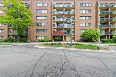 1800 Huntington Boulevard #307, Hoffman Estates, IL 60169 - Photo 1