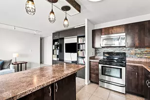1700 E 56th St, Chicago, IL 60637 - Photo 17