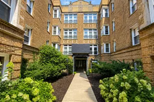 1626 W Farwell Ave, Chicago, IL 60626 - Photo 1