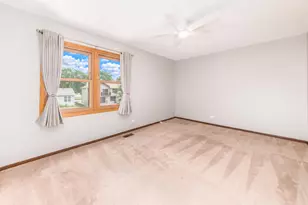 795 Cardinal Ln, Elk Grove Village, IL 60007 - Photo 17