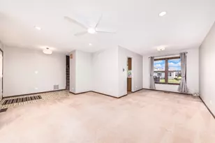 795 Cardinal Ln, Elk Grove Village, IL 60007 - Photo 9