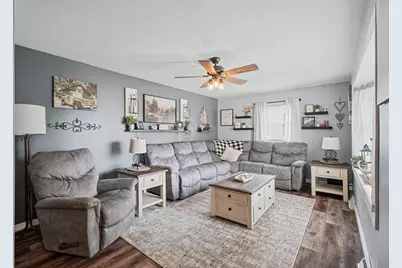 220 S State Street, Gibson City, IL 60936 - Photo 5