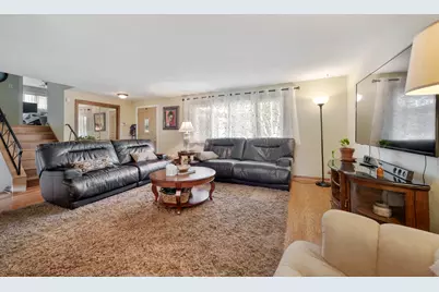124 Patricia Drive, Schaumburg, IL 60193 - Photo 7