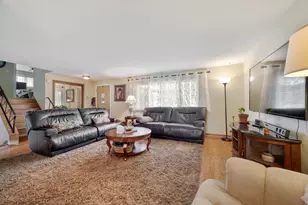 124 Patricia Dr, Schaumburg, IL 60193 - Photo 7