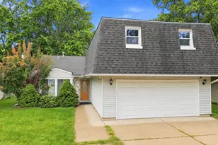 927 Shiloh Ct, Joliet, IL 60431 - Photo 1