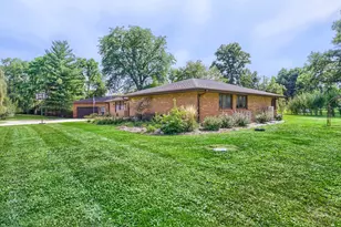 1803 Paula Ct, Sleepy Hollow, IL 60118 - Photo 5
