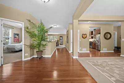1707 Pondview Drive, Hoffman Estates, IL 60192 - Photo 21