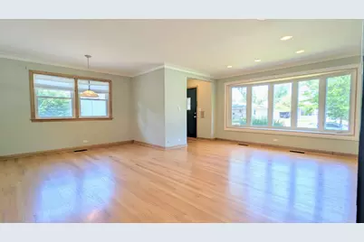 736 N Wilshire Lane, Arlington Heights, IL 60004 - Photo 3