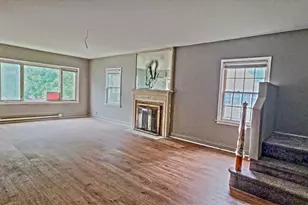 212 W John St, Champaign, IL 61820 - Photo 3