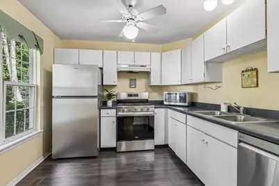 1918 Heron Avenue #B, Schaumburg, IL 60193 - Photo 7