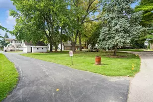 318 W 3rd St, Prophetstown, IL 61277 - Photo 3
