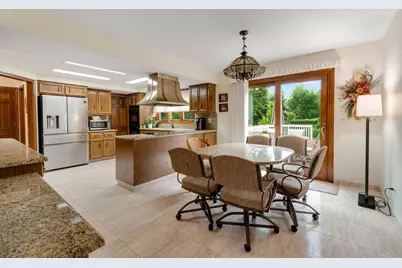 521 Forest Mews Drive, Oak Brook, IL 60523 - Photo 13