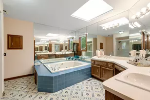 521 Forest Mews Dr, Oak Brook, IL 60523 - Photo 19