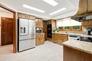 521 Forest Mews Dr, Oak Brook, IL 60523 - Photo 11