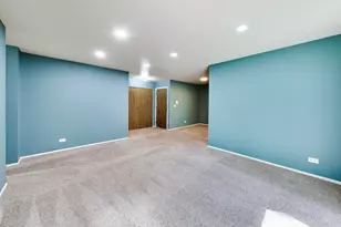 373 Greystone Ct, Schaumburg, IL 60193 - Photo 7