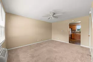 105 Appletree Ct, Yorkville, IL 60560 - Photo 5