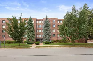 110 S Dunton Ave, Arlington Heights, IL 60005 - Photo 1
