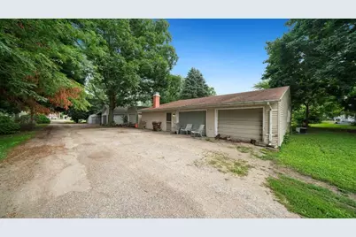 225 E 4th Street, Byron, IL 61010 - Photo 37