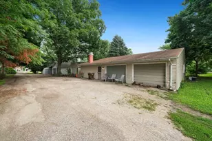 225 E 4th St, Byron, IL 61010 - Photo 37
