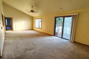5205 Woodmar Ct, McHenry, IL 60050 - Photo 3