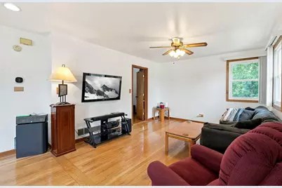 2170 Laura Lane, Des Plaines, IL 60018 - Photo 3