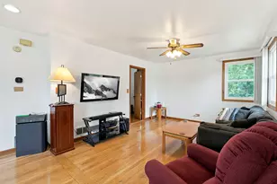 2170 Laura Ln, Des Plaines, IL 60018 - Photo 3