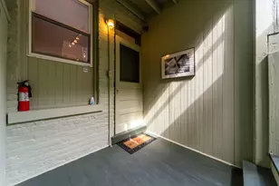 2037 W Estes Ave, Chicago, IL 60645 - Photo 15