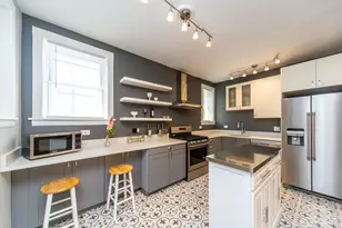 2037 W Estes Ave, Chicago, IL 60645 - Photo 7