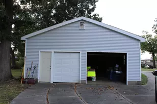 304 S Maple St, Centralia, IL 62801 - Photo 3