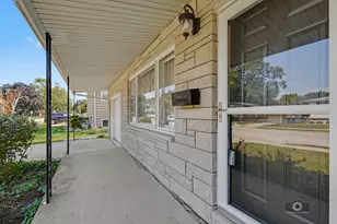 2204 Douglas St, Joliet, IL 60435 - Photo 5