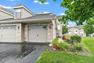 952 Arvle Cir, Sycamore, IL 60178 - Photo 1