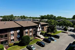10420 Circle Dr, Oak Lawn, IL 60453 - Photo 11