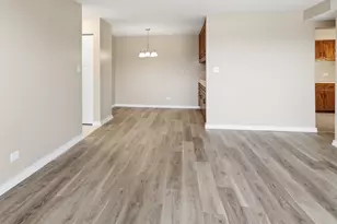 10420 Circle Dr, Oak Lawn, IL 60453 - Photo 5
