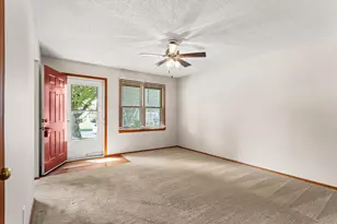 3008 Ladue Dr, Champaign, IL 61822 - Photo 5