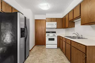 3008 Ladue Dr, Champaign, IL 61822 - Photo 9