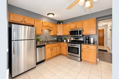 1331 S Finley Road #213, Lombard, IL 60148 - Photo 9