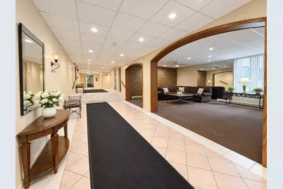 1331 S Finley Road #213, Lombard, IL 60148 - Photo 3