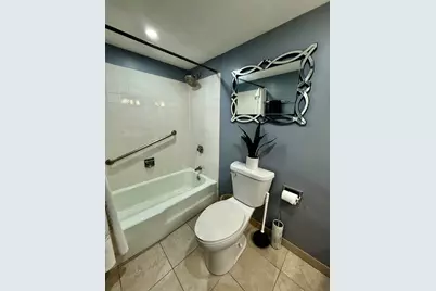 1331 S Finley Road #213, Lombard, IL 60148 - Photo 11