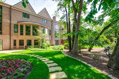 1302 Hawthorne Lane #1302, Hinsdale, IL 60521 - Photo 1