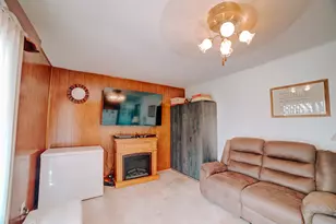 406 E Chestnut St, Hoopeston, IL 60942 - Photo 25