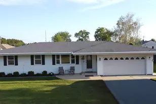 406 E Chestnut St, Hoopeston, IL 60942 - Photo 3
