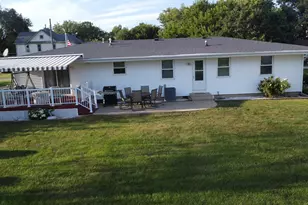 406 E Chestnut St, Hoopeston, IL 60942 - Photo 7