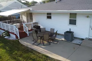 406 E Chestnut St, Hoopeston, IL 60942 - Photo 9