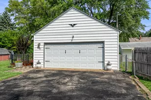 726 River Park Dr, Loves Park, IL 61111 - Photo 3