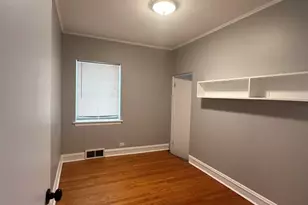 18549 Dundee Ave, Homewood, IL 60430 - Photo 9