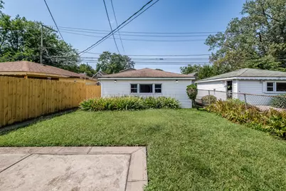 10226 S Torrence Avenue, Chicago, IL 60617 - Photo 5