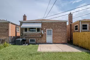 10226 S Torrence Ave, Chicago, IL 60617 - Photo 7