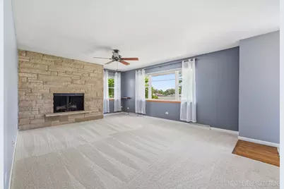 15 S 10th Street, Saint Charles, IL 60174 - Photo 5