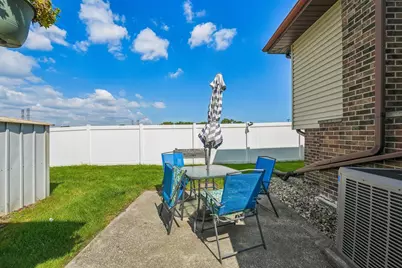 17808 S Hickory Street, Lansing, IL 60438 - Photo 23