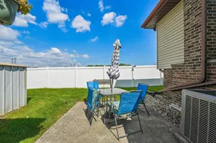 17808 S Hickory St, Lansing, IL 60438 - Photo 23